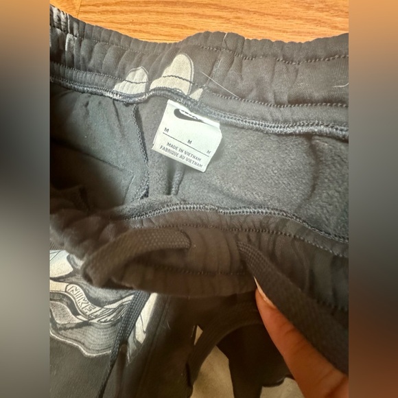 Nike Sportswear Club Fleece Men's Printed Joggers- Medium - EUC - Picture 9 of 11